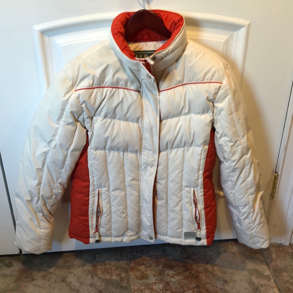Women’s white ski jacket